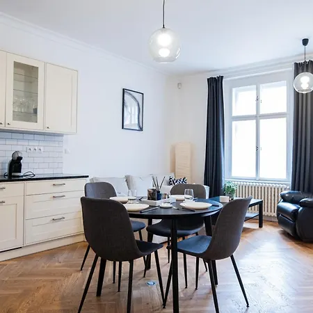 Spacious Near Castle