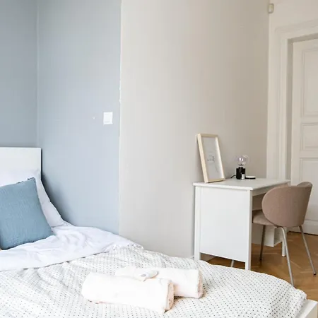 Apartment Spacious Near Castle *