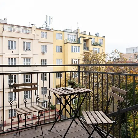 דירה Spacious Near Castle